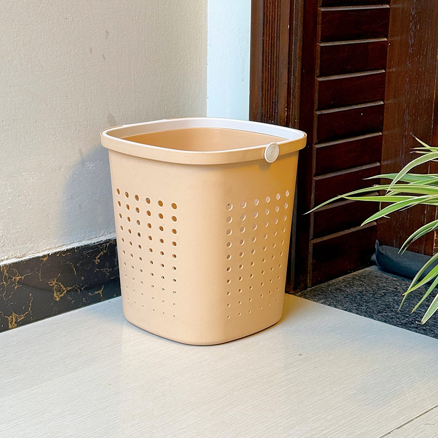 Smart Vent Dustbin with Secure Bag Fixer